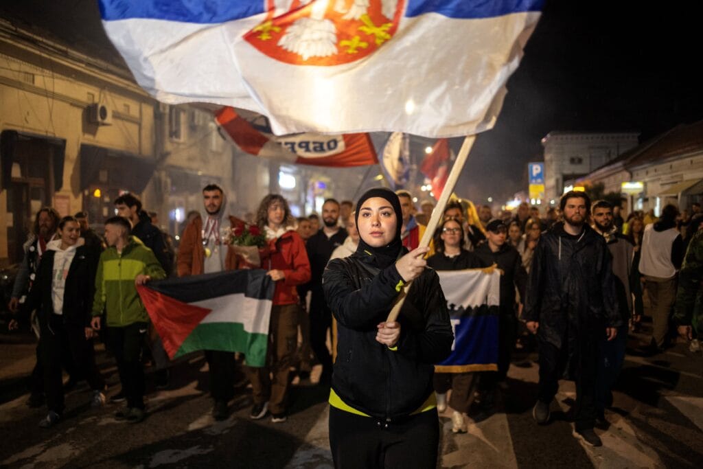 Los estudiantes de Serbia preparan un desafío masivo contra el Gobierno en el primer aniversario de sus protestas