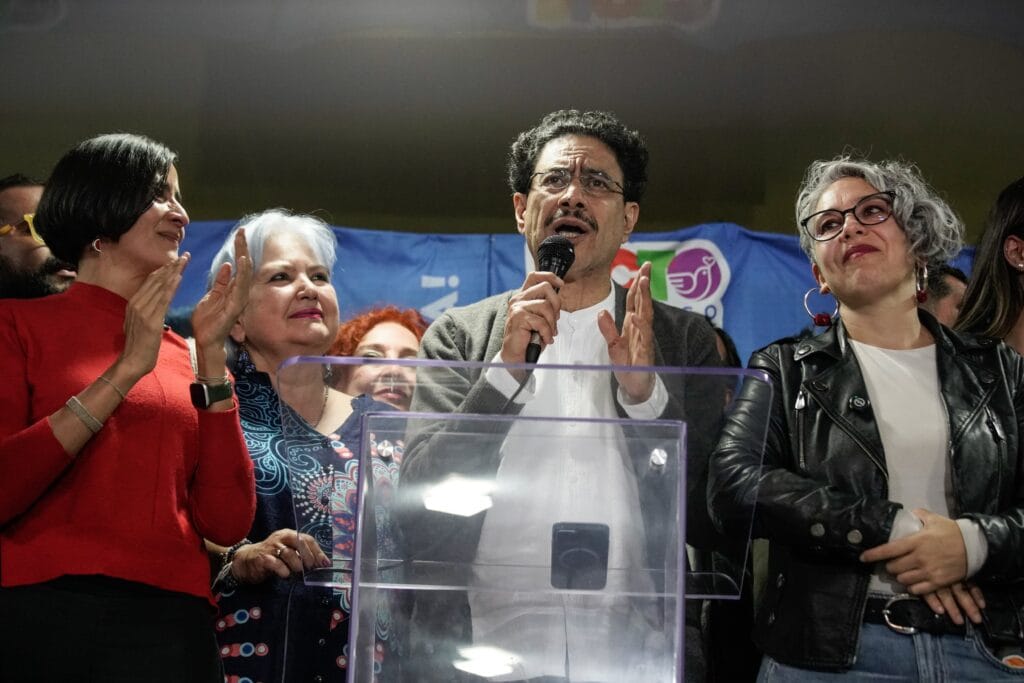 El senador Iván Cepeda luego de vencer en la consulta popular del Pacto Histórico, el 26 de octubre de 2025. en Bogotá, Colombia.