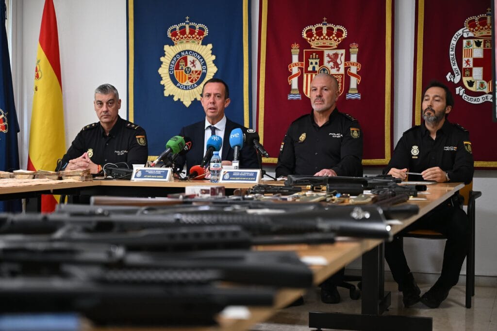 Cae una organización criminal que traficaba con marihuana y vendía armas de guerra a narcos desde Almería