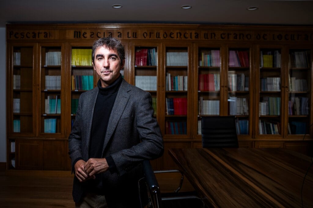 El psicólogo José González en el Colegio Oficial de la Psicología de Madrid.