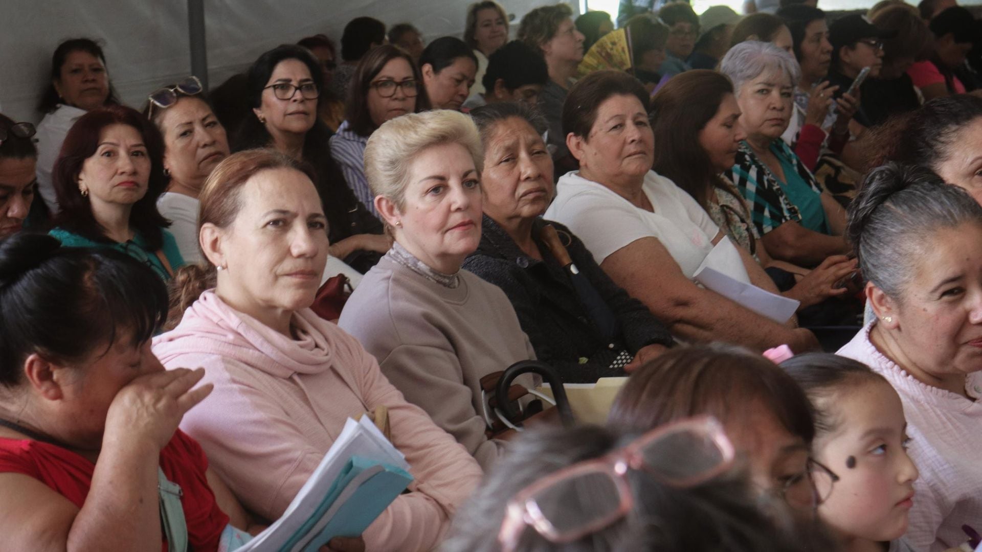 3 mil pesos es la cantidad que las beneficiarias reciben bimestralmente en sus tarjetas del Banco del Bienestar. Foto: X/@Bienestar_CDMX. 