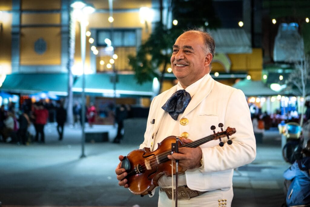 Marcos Montes en la plaza Garibaldi, en Ciudad de México, el 5 de noviembre de 2025.