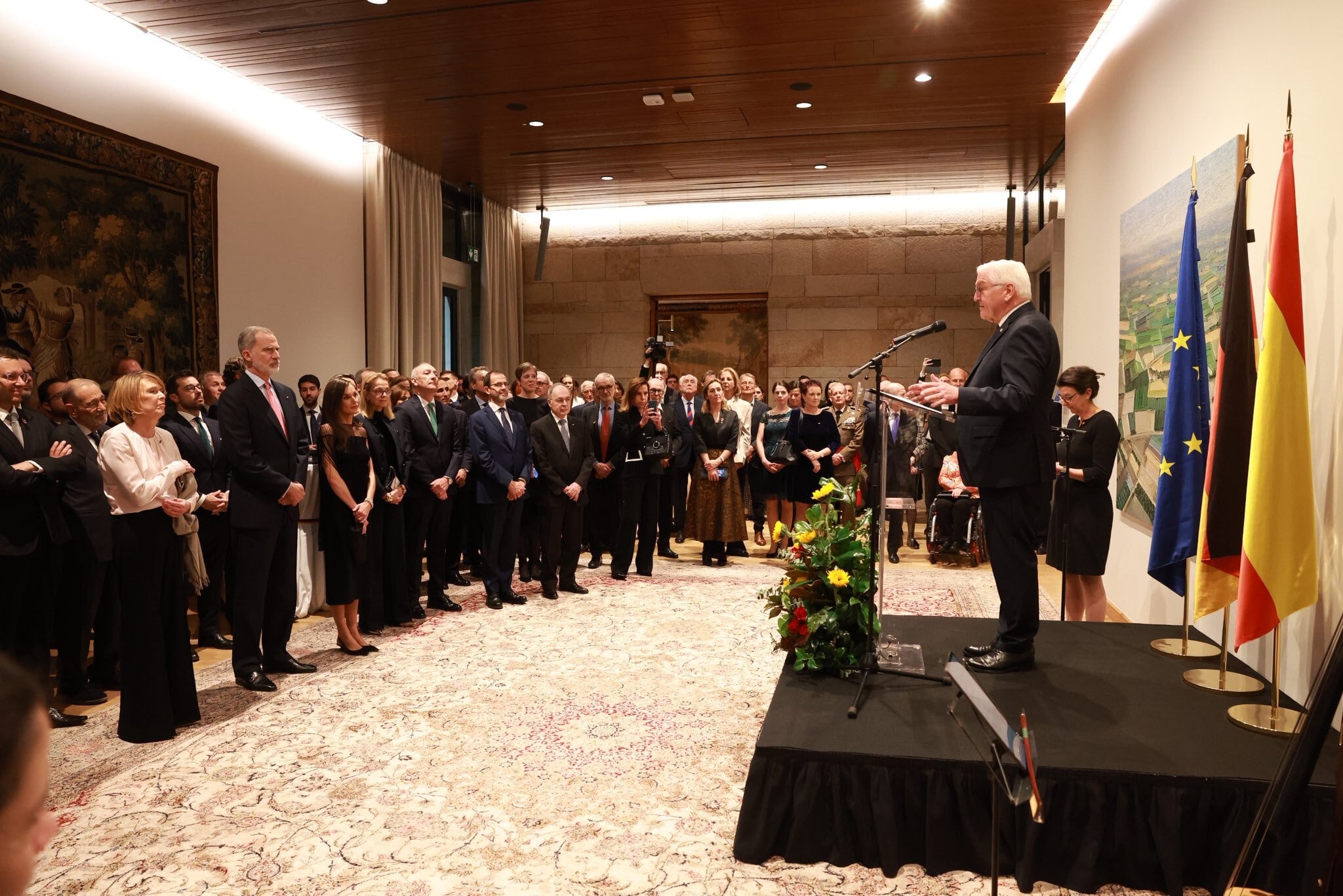 El rey Felipe y la reina Letizia en la recepción en honor ofrecida por el presidente de la República Federal Alemana, Frank-Walter Steinmeier, y la primera dama, Elke Büdenbender, celebrada en la embajada de Alemania. (Europa Press)
