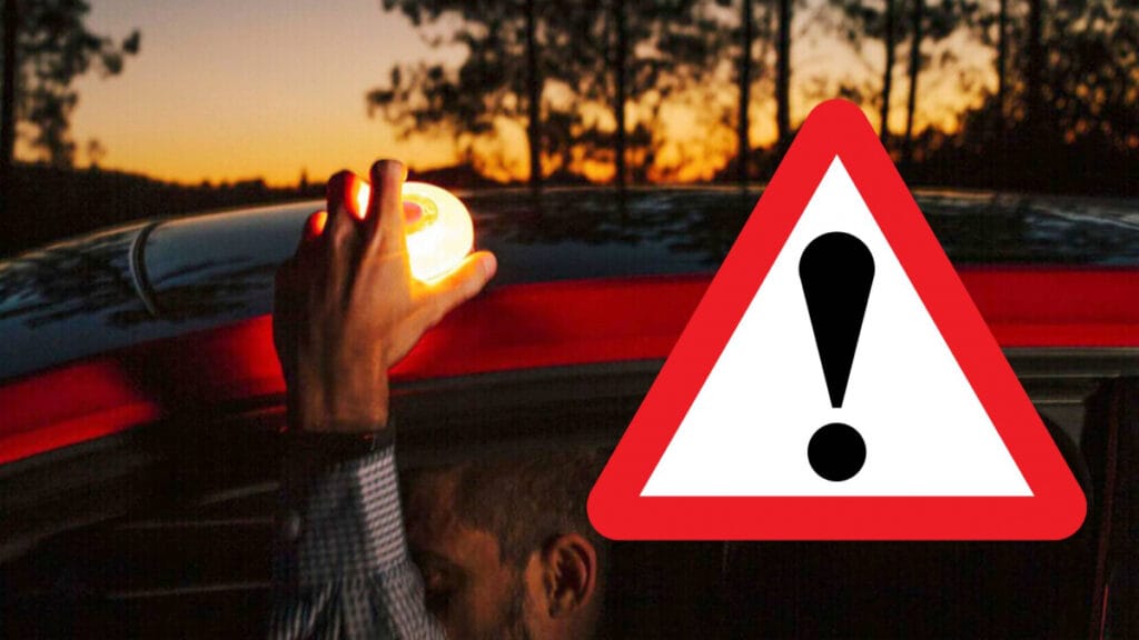 Baliza V16: los tres errores al usarla que pueden costarte una multa, la cárcel o incluso la vida