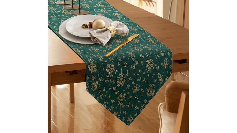 Camino mesa navideña verde.