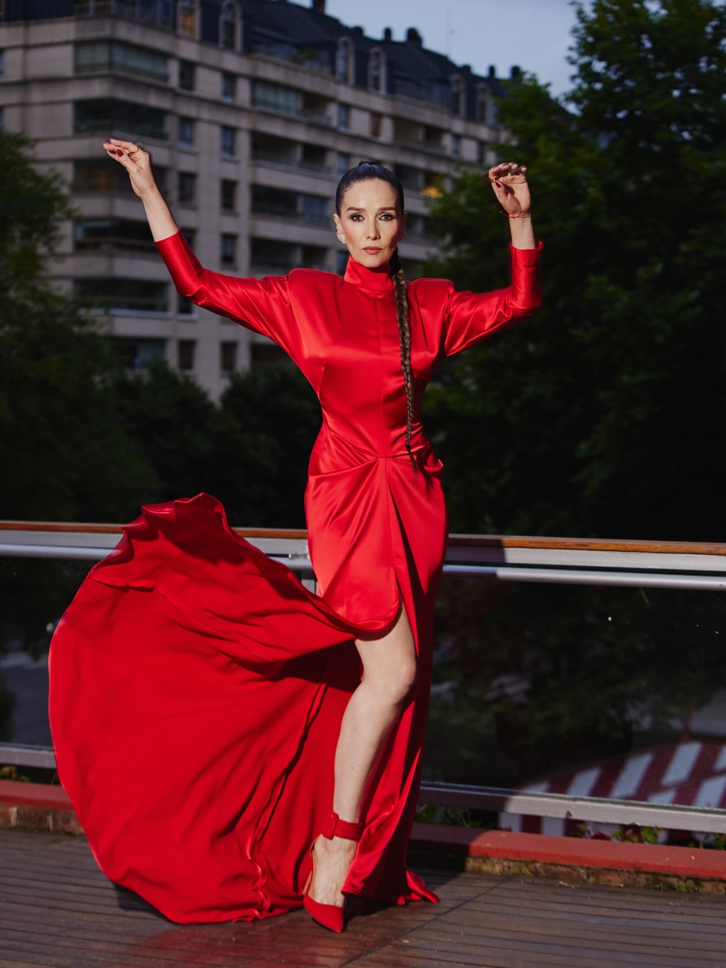 Natalia Oreiro lució un impactante vestido rojo en la gala (@nataliaoreirosoy)