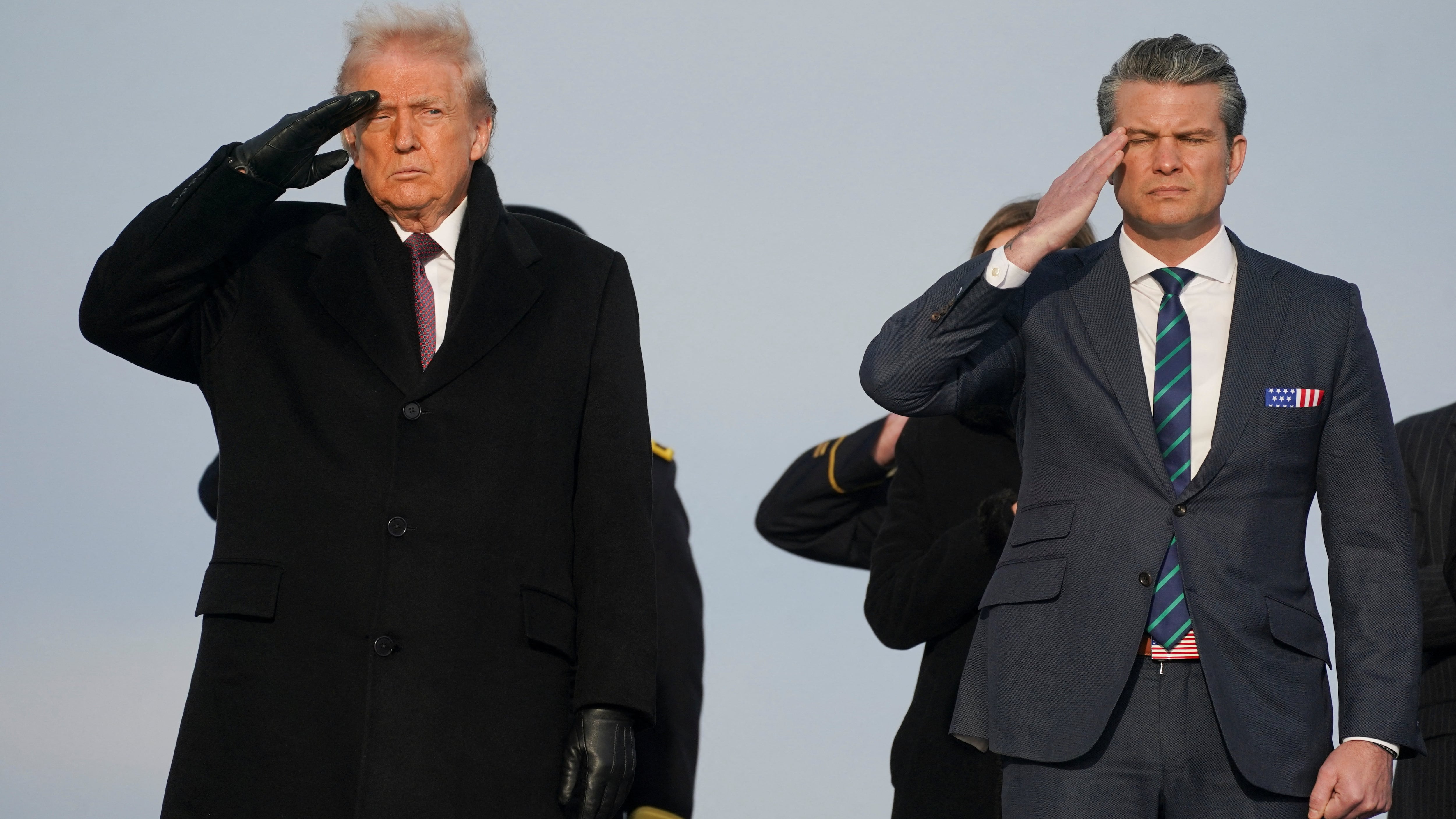 El presidente de los Estados Unidos, Donald Trump, y el secretario de Defensa, Pete Hegseth (REUTERS)