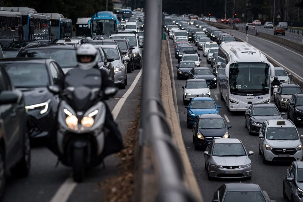 Tráfico prevé 8,3 millones de desplazamientos en la segunda fase de la operación especial de Navidad