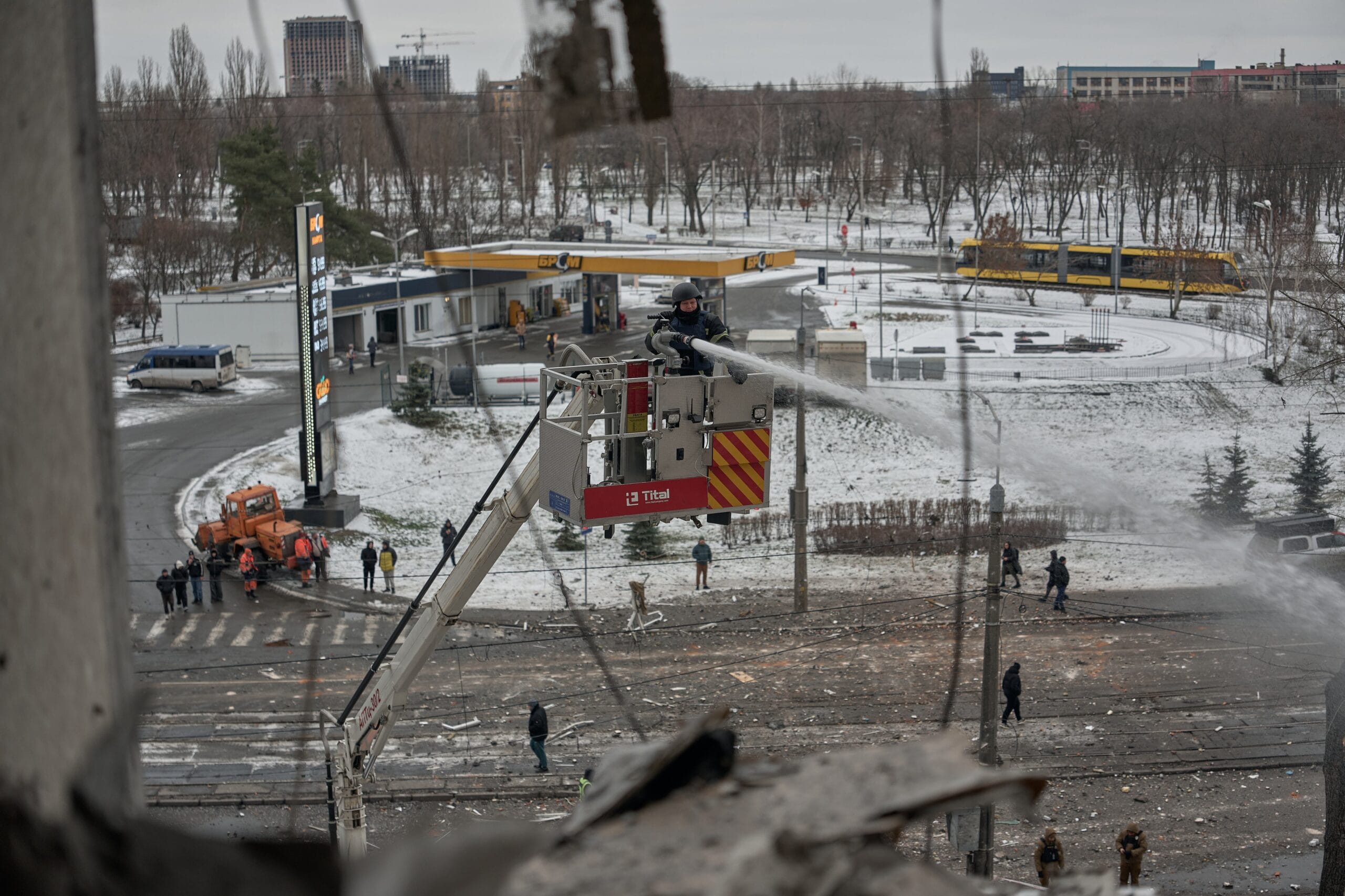 Rusia lanza un gran bombardeo sobre Kiev en vísperas de la reunión entre Trump y Zelenski