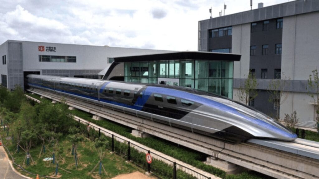 China impulsa un tren maglev a 700 km/h en 2 segundos y lidera la ultra alta velocidad