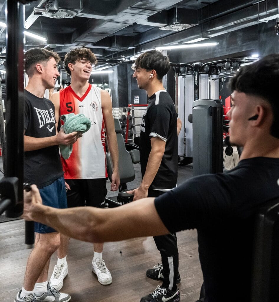 Todo sucede en el gimnasio, el nuevo epicentro de las relaciones sociales