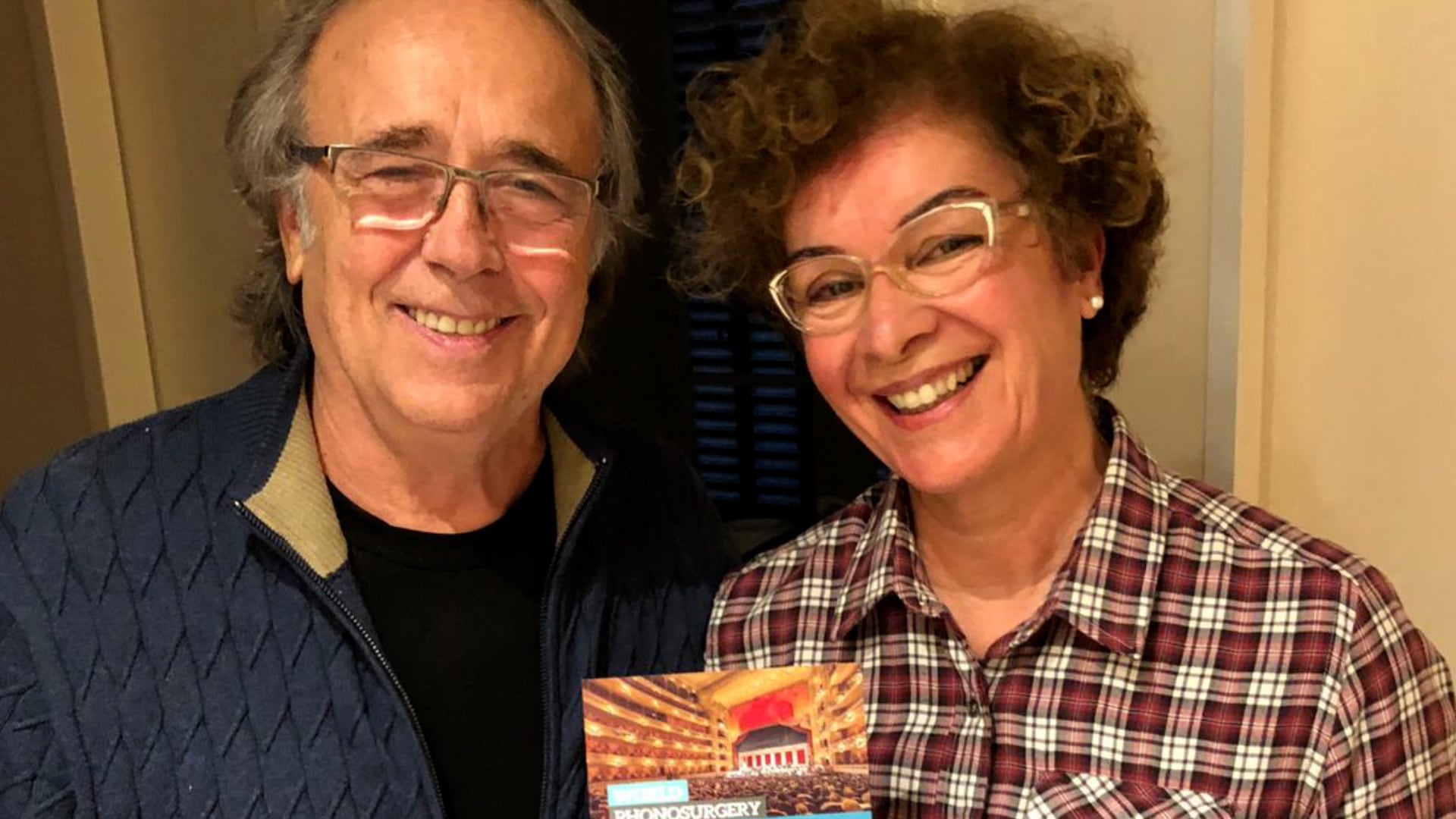 Joan Manuel Serrat la consultó por una afonía en plena gira