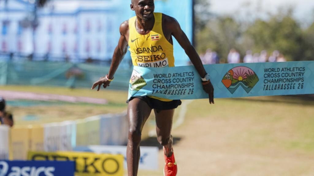 Kiplimo firma su tercer oro mundial de cross en el recital de Ngetich en féminas
