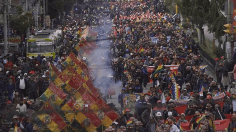 Acuerdo entre Rodrigo Paz y sindicatos deroga decreto y levanta protestas