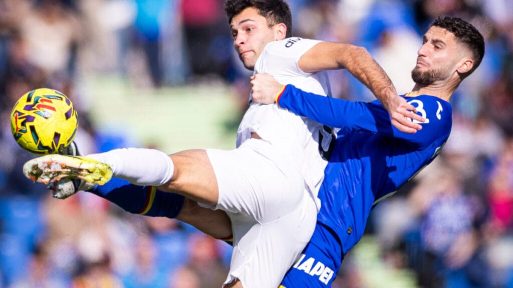 Gayá rescata al Valencia de los escombros