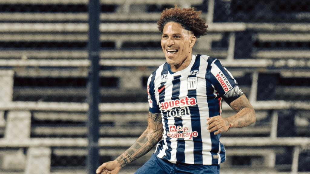 Paolo Guerrero inició el 2026 con un golazo en la Serie Río de la Plata.