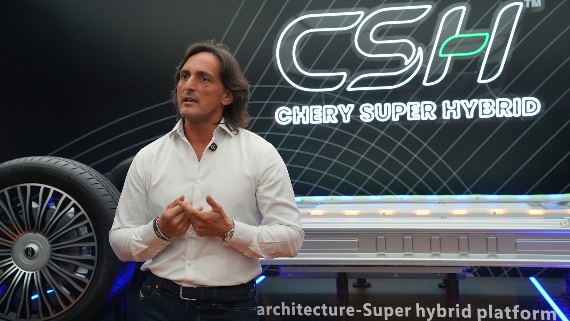 “El stand fue concebido como un espacio para acercar la visión de la marca sobre la movilidad eficiente”, dijo Claudio San Román, director de Chery Argentina (Jaime Romano) 