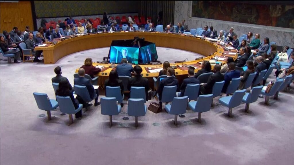 La BINUH, establecida por el Consejo de Seguridad de la ONU, se enfoca en estabilidad, elecciones libres y protección de derechos humanos en Haití hasta 2026 (Foto: @RDenONU)