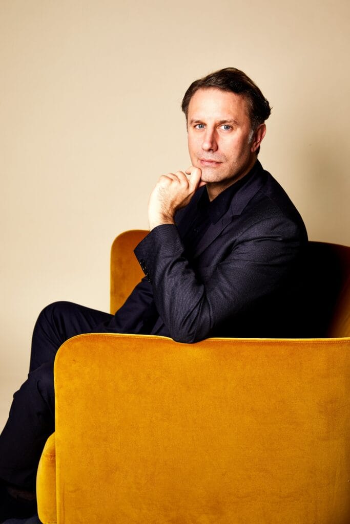 Nobles, sastres y “un edén cotidiano”: Así nació el perfume que hizo que el mundo soñase con Italia