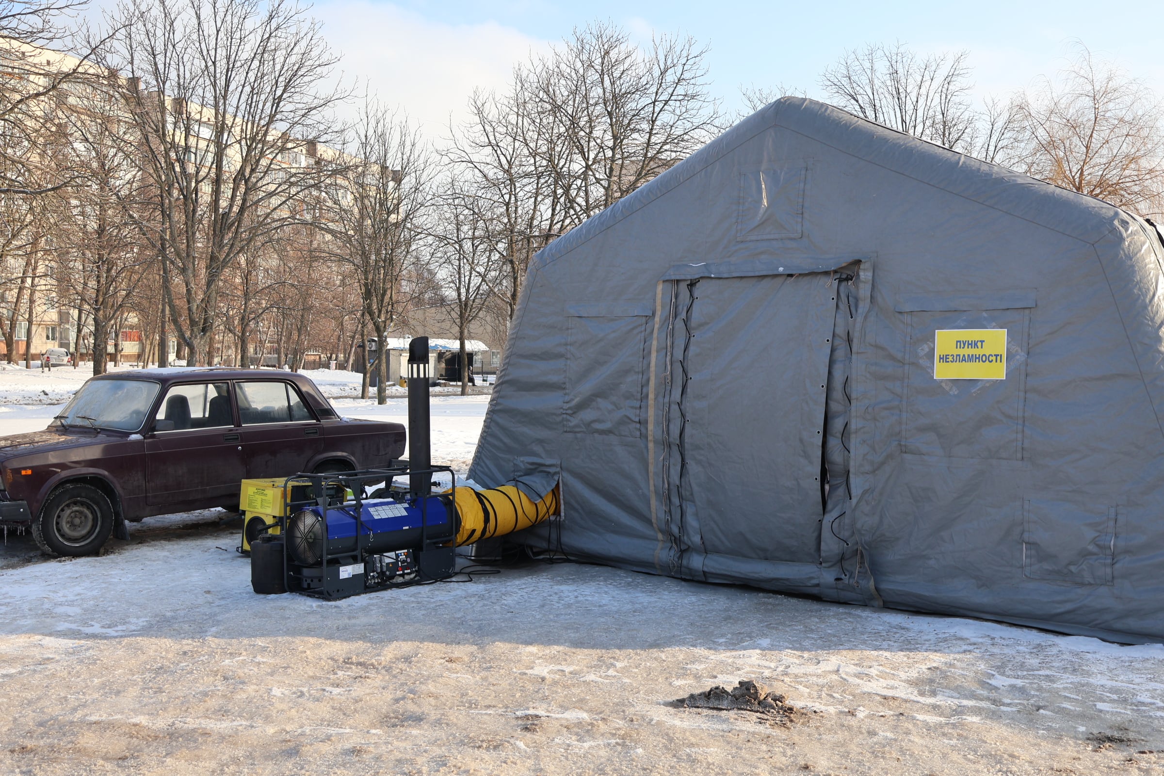 Tienda de emergencias para combatir el frío y falta de luz, el 12 de enero en Brovarí.