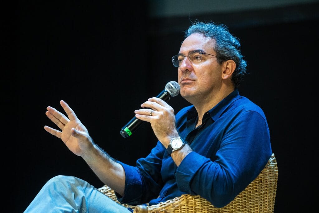 Juan Gabriel Vásquez durante el Hay Festival, en Cartagena, Colombia, este domingo.