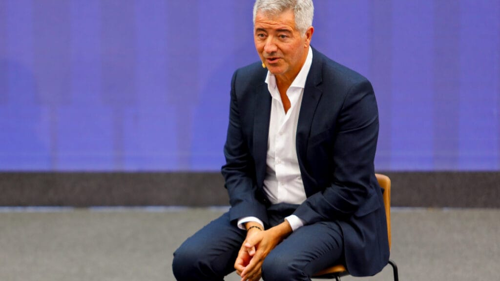 Gil Marín 'marca el camino' a la plantilla