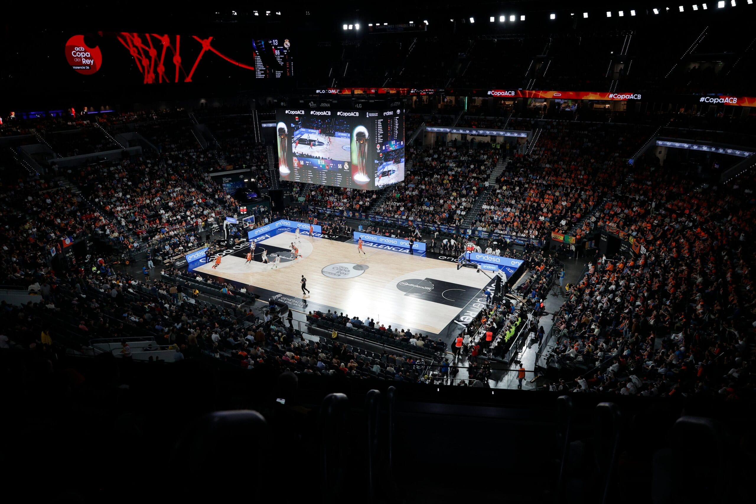 Real Madrid - Baskonia en directo | Comienza la final en el Roig Arena
