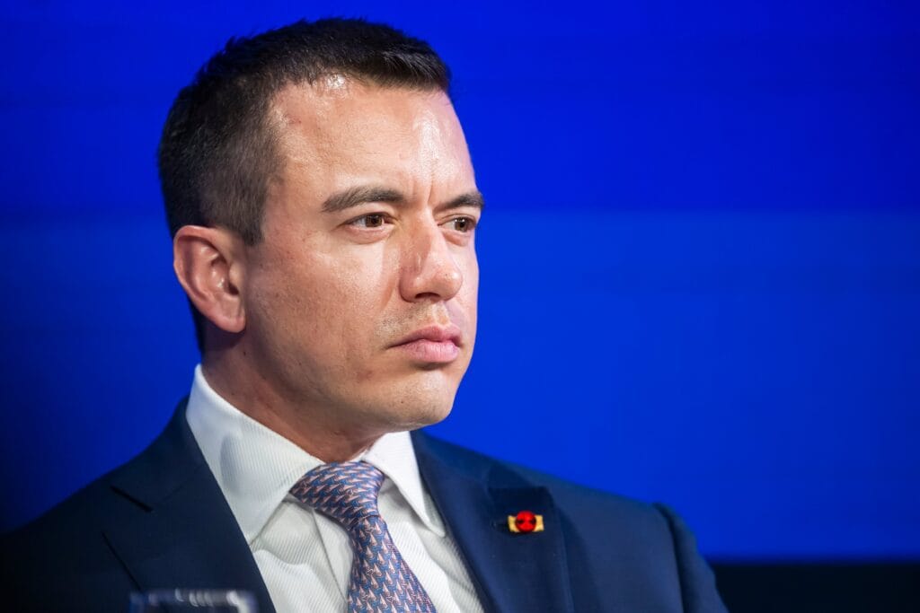 Ecuador sube los aranceles a Colombia al 50% en medio de una creciente guerra comercial