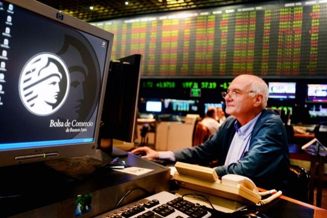 Chile y Perú sobresalen en bolsa mientras Argentina sigue marcada por volatilidad