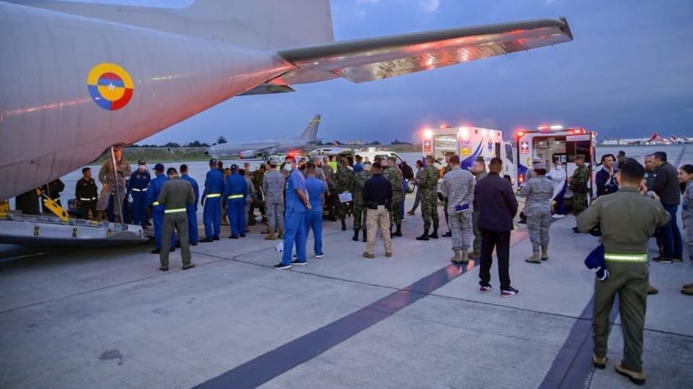 El siniestro del Hércules transportaba 15.380 libras de munición, lo que provocó detonaciones secundarias y heridas de proyectil en víctimas - crédito Ministerio de Defensa