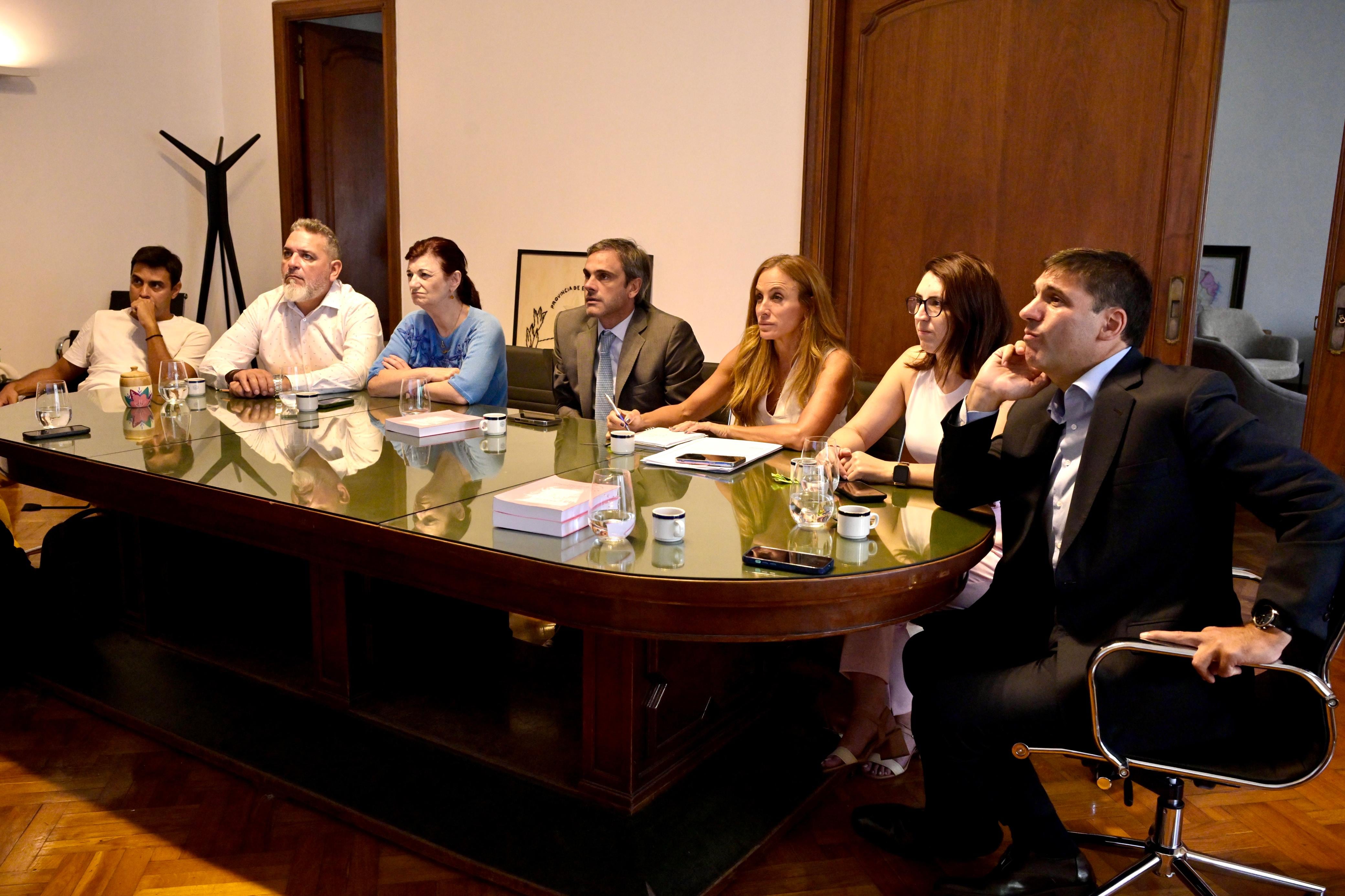 Un grupo de legisladores del peronismo federal se reunió con Diego Bossio y Martín Rapetti, fundadores de la consultora Equilibra, para analizar un estudio sobre evolución del empleo y los ingresos