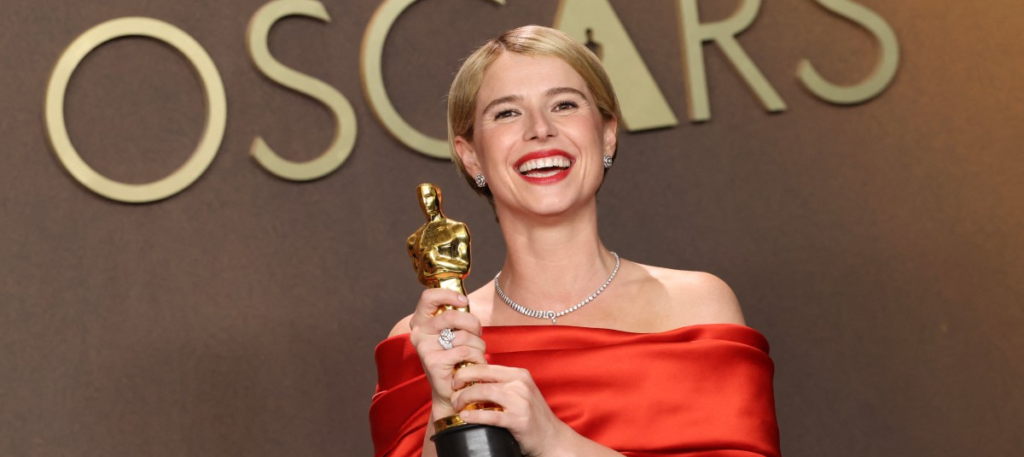 Jessie Buckley gana Mejor Actriz por Hamnet y firma un hito en Óscar 2026 global