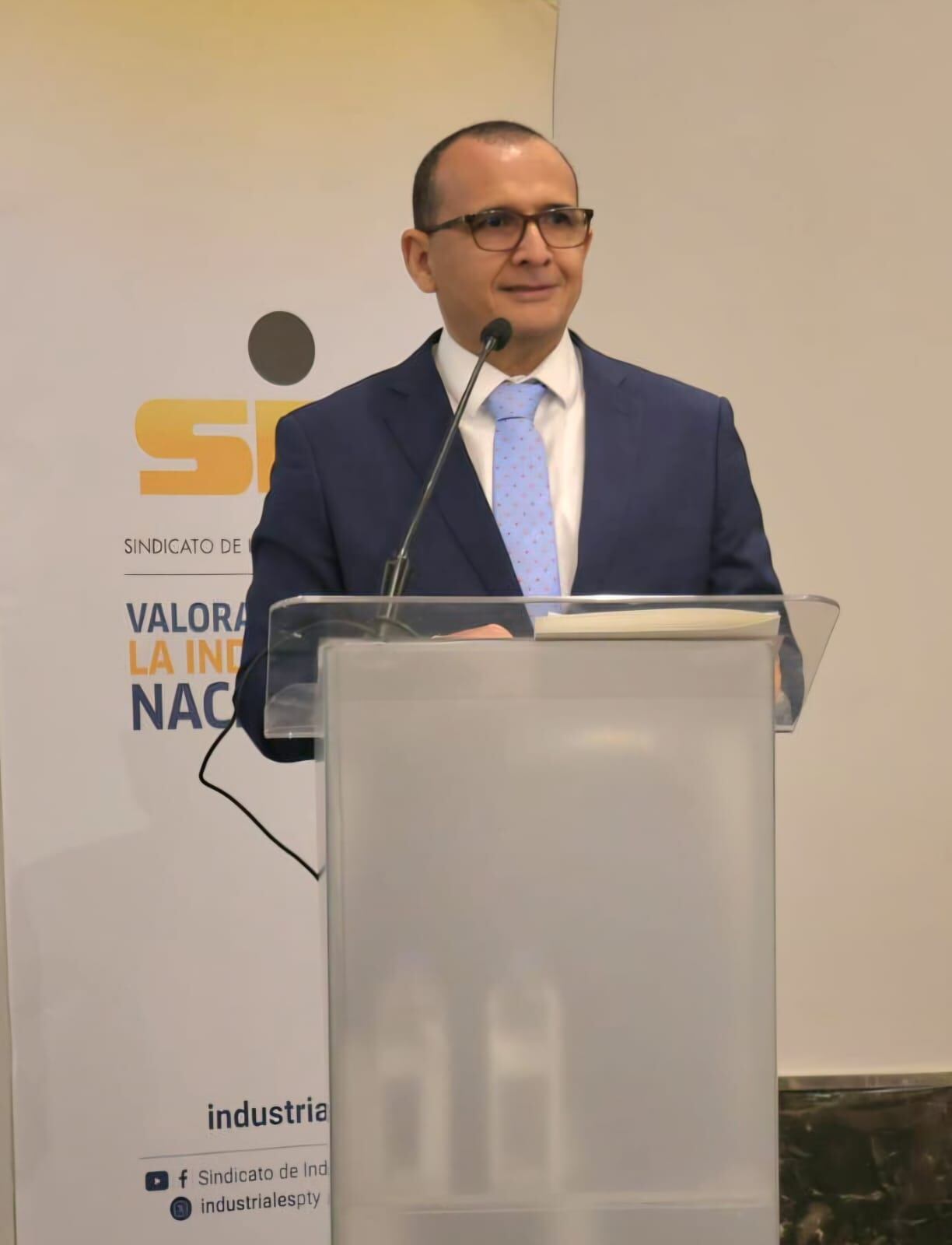 Rodrigo Rodríguez J., secretario nacional de Energía de Panamá, explicó que el aumento en la factura de combustibles responde al impacto inicial que tuvo el conflicto entre Irán, Estados Unidos e Israel en los precios internacionales del petróleo. Tomada de Instagram