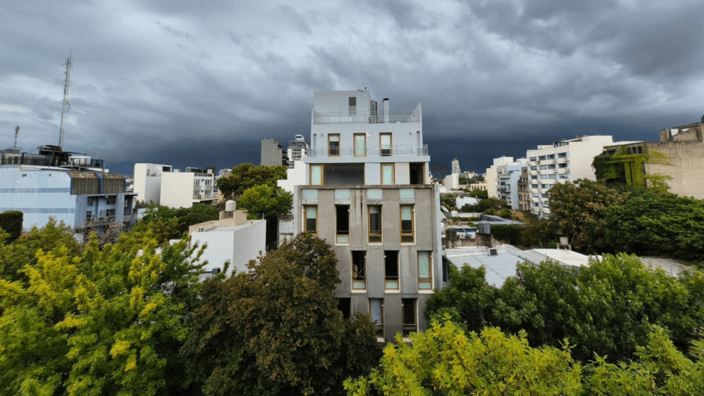 El Servicio Meteorológico Nacional informó alerta amarilla para ocho provincias por chaparrones y ráfagas de viento