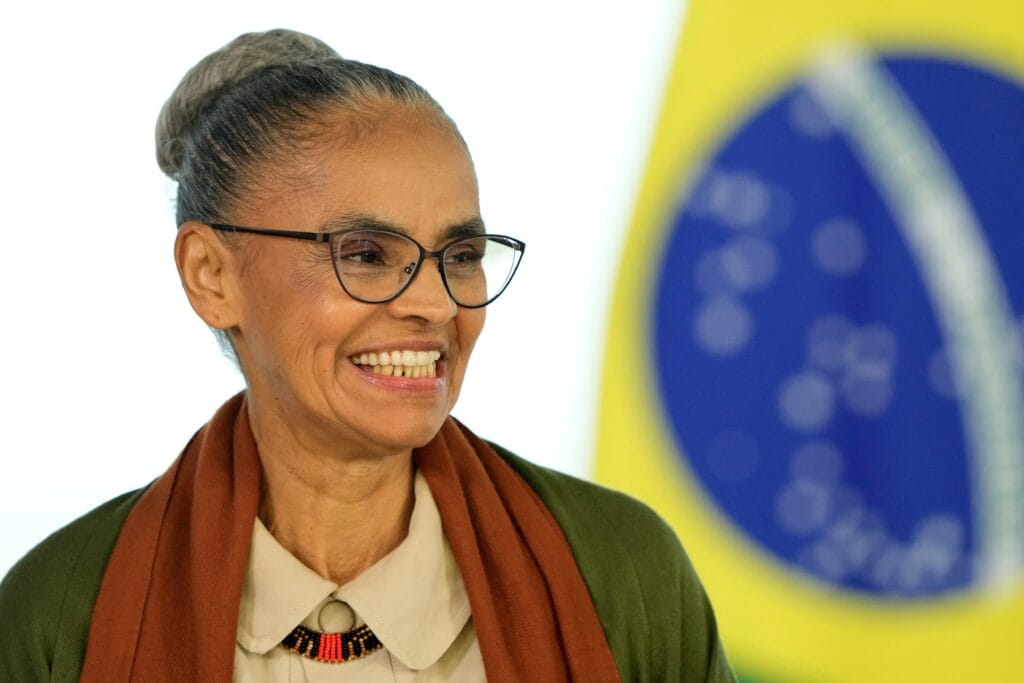 La brasileña Marina Silva deja el ministerio de Medio Ambiente para competir por el Senado