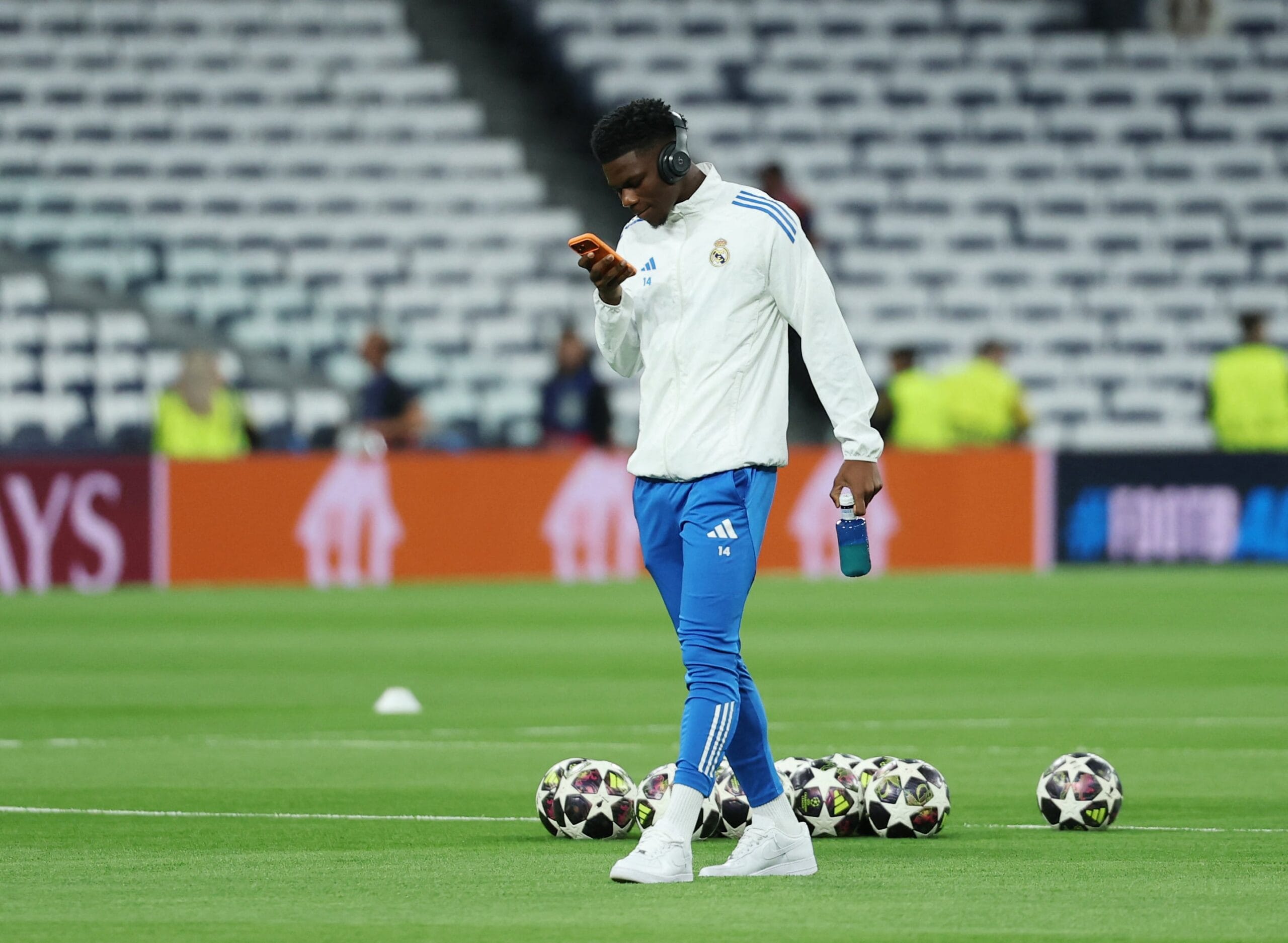 Real Madrid - Bayern Múnich en directo | Pitarch entra en el once y acompaña a Tchouaméni