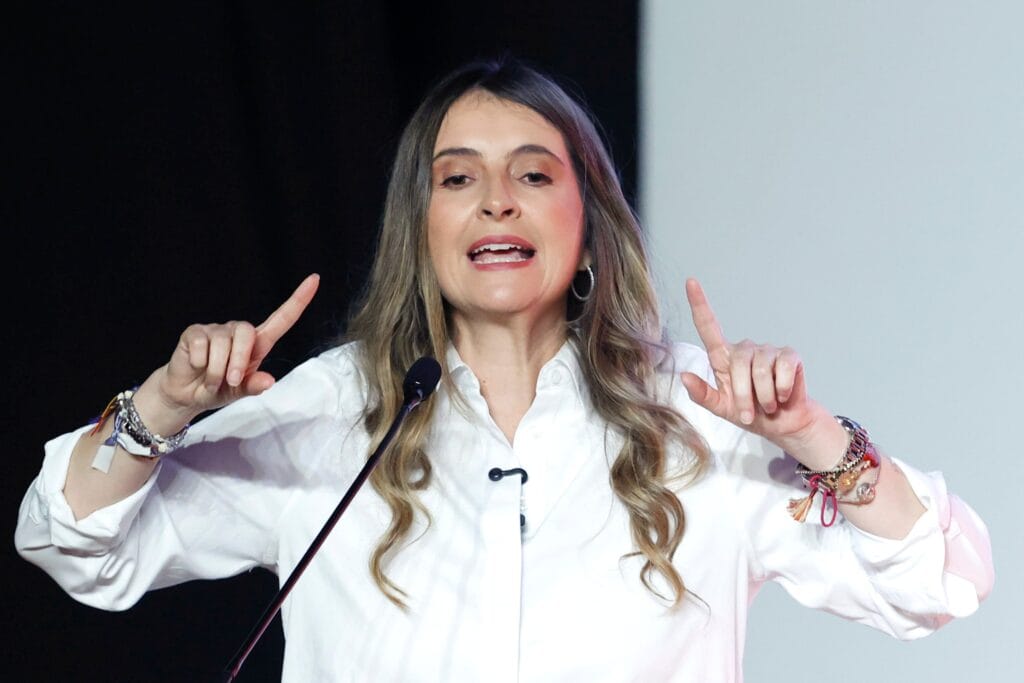 El camino a las elecciones presidenciales de Colombia 2026, en vivo | Paloma Valencia acepta la propuesta de debate de Iván Cepeda: “Estoy lista, así él quiera amañarlo”