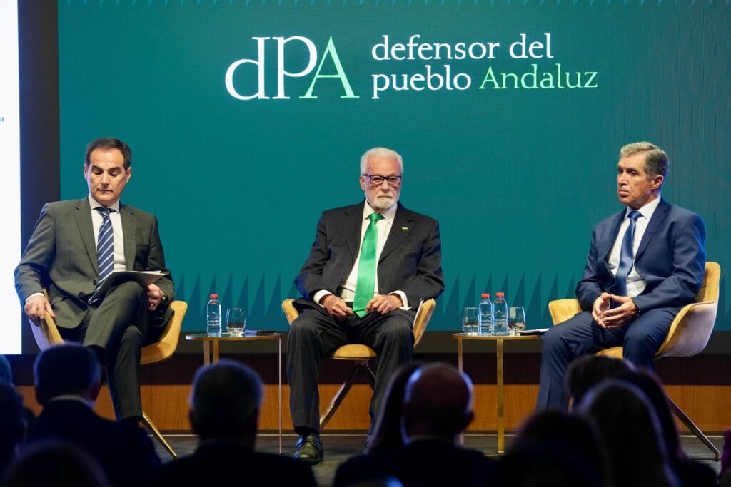 Las quejas de los andaluces ante el Defensor del Pueblo se duplican en la última década