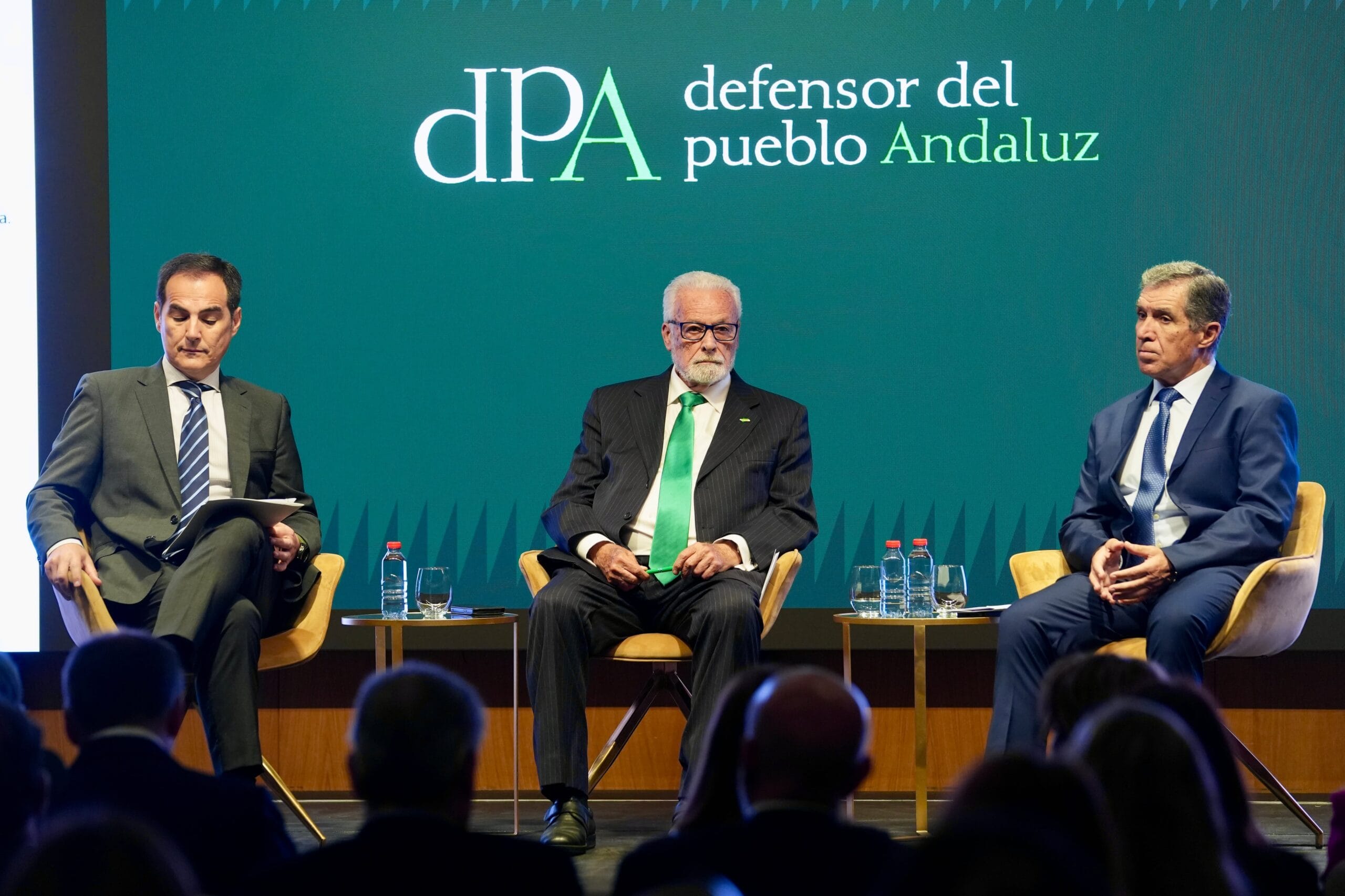 Las quejas de los andaluces ante el Defensor del Pueblo se duplican en la última década