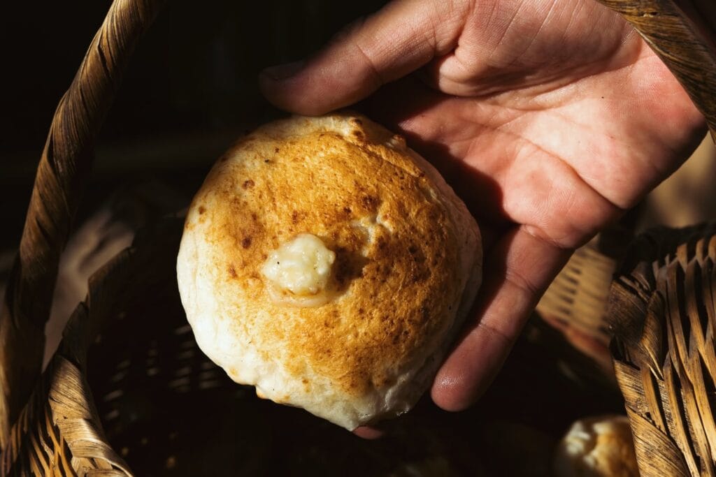 Un investigador recorre Colombia para documentar 200 tipos de arepas y preservar su diversidad