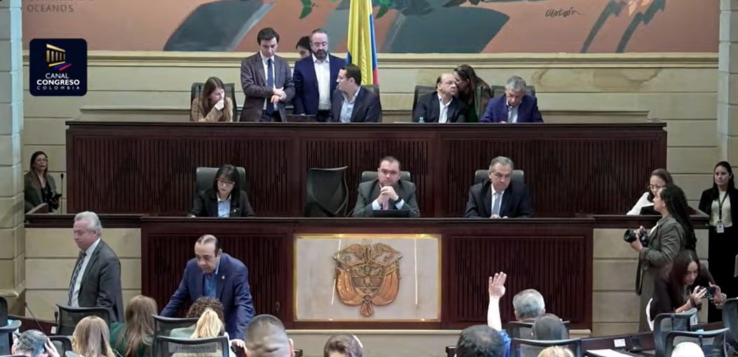 El exdirector del DPS Gustavo Bolívar aseguró que las personas quedan en el mundo de la política según su nivel de ambición - crédito Canal del Congreso