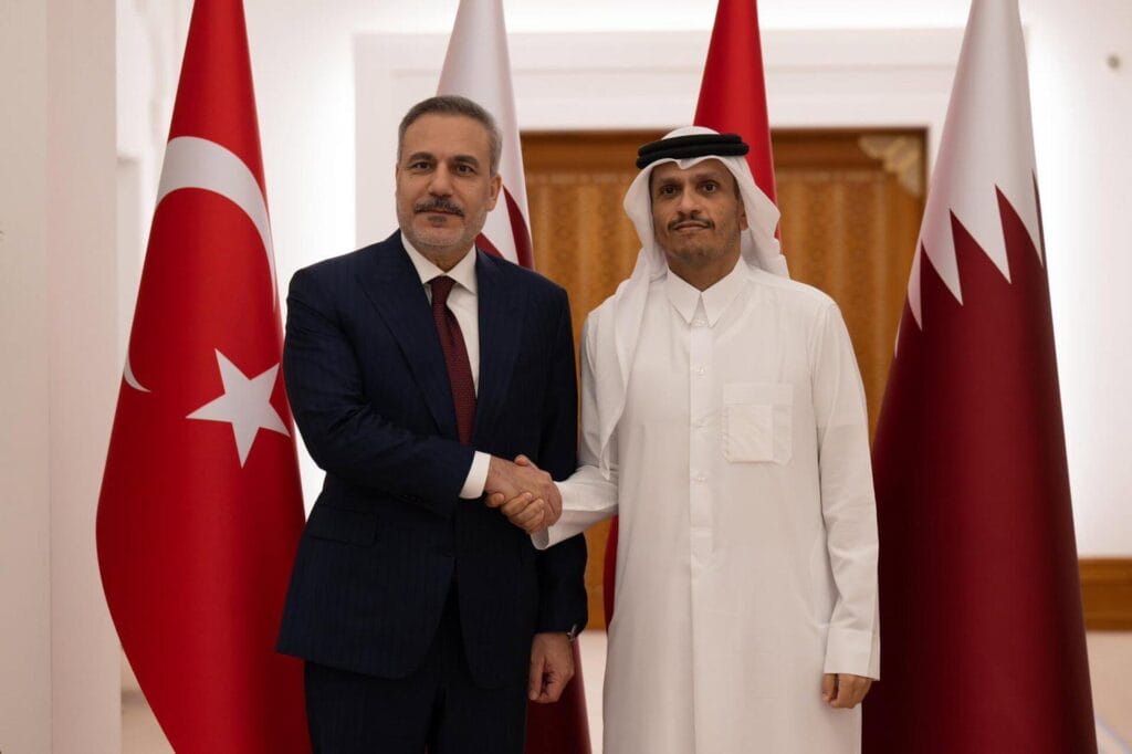 Qatar y Turquía piden que sigan las negociaciones entre EEUU e Irán y critican el uso de Ormuz "como un arma"