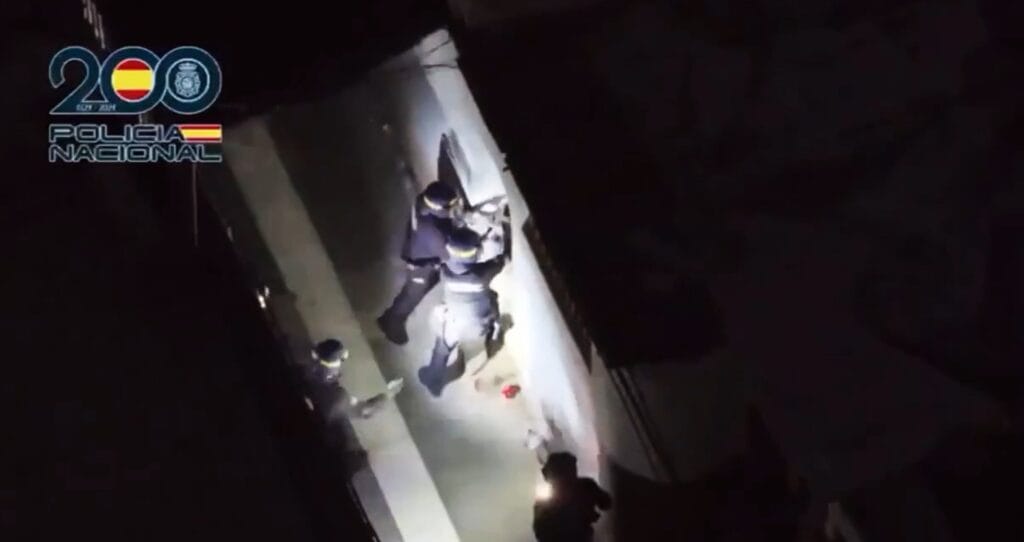 La Policía Nacional interviene tres armas de fuego y siete toneladas de plantas de marihuana en Almería