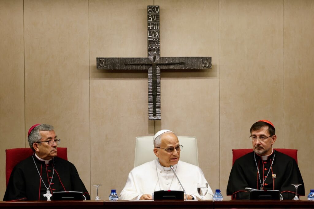 Visita del papa León XIV, en directo | El Papa se reúne con Ayuso y las víctimas de abusos antes de acudir a la Almudena