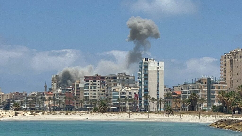 Última hora de la guerra de Estados Unidos e Israel contra Irán, en directo | Trump acusa a Irán del derribo de un helicóptero de combate y asegura que “tiene el deber de responder”