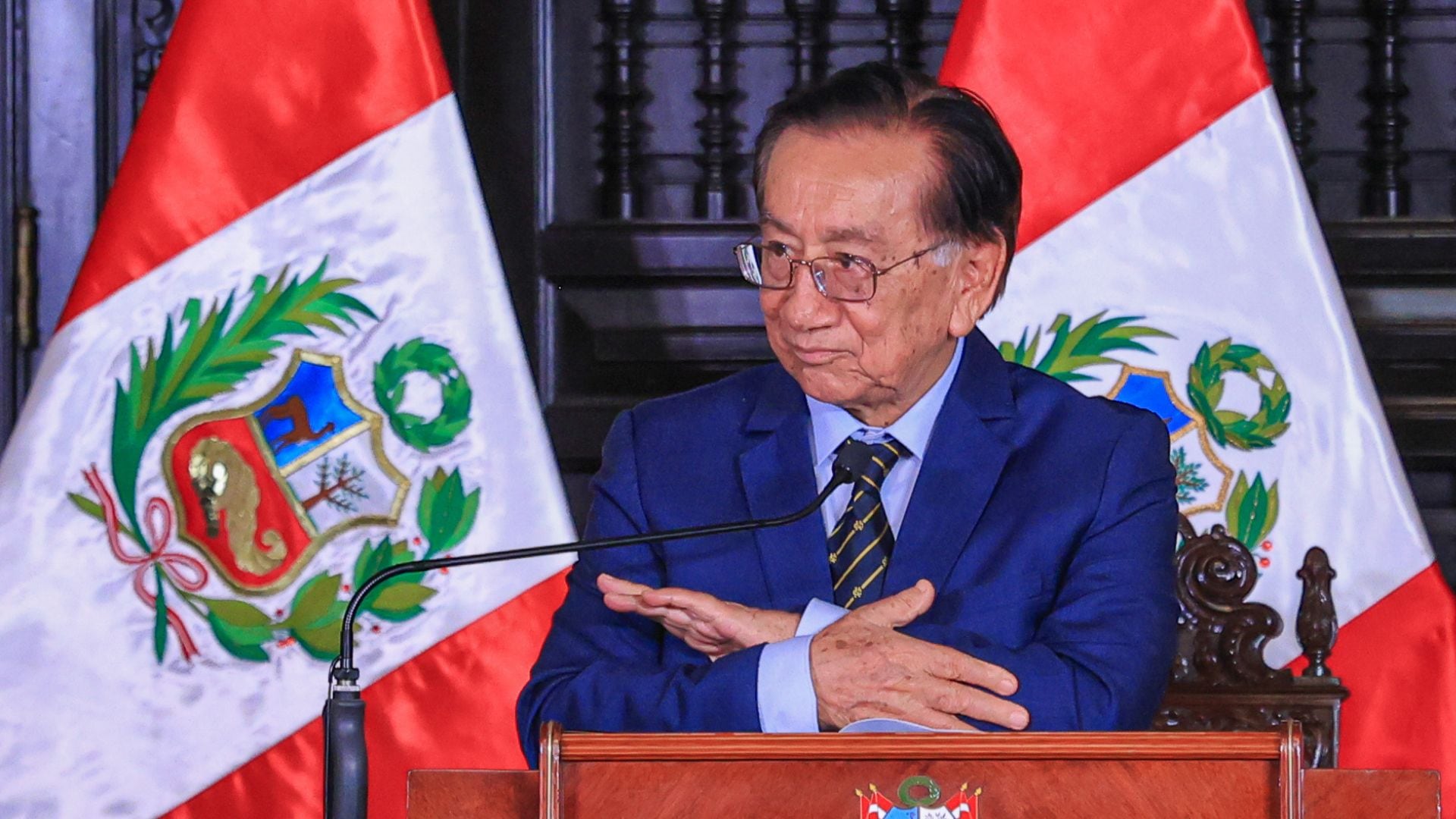 Pedro Castillo ha solicitado el indulto en ocho ocasiones desde diciembre de 2022, la última vez el 16 de abril, argumentando problemas de salud, aunque el informe médico carece de validez formal.