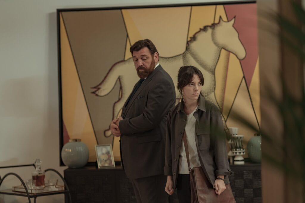 Hovik Keuchkerian y Vicky Luengo, en una imagen de 'Reina roja'.