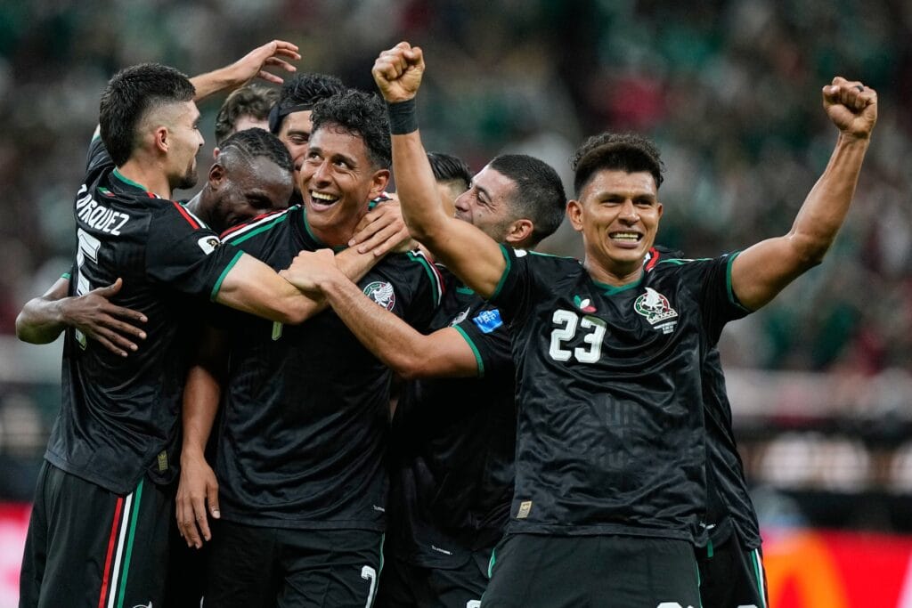 México enfila el liderato de grupo tras una sufrida victoria ante Corea del Sur