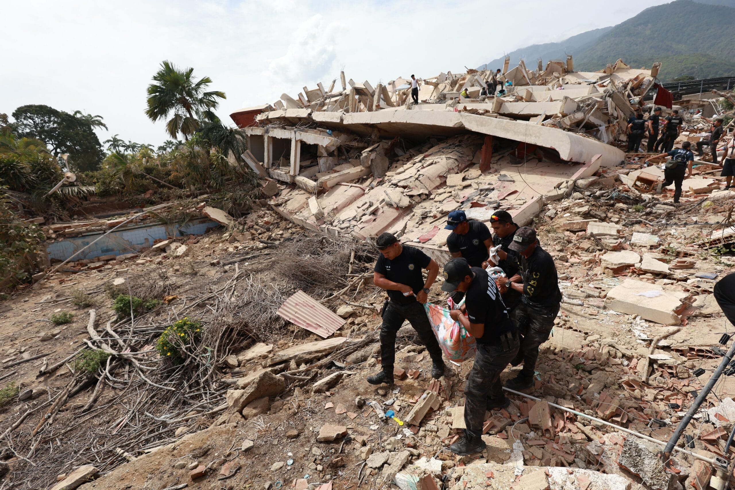 Última hora del terremoto en Venezuela, en directo | Venezuela eleva a 920 la cifra de muertos y suma más de 3.000 heridos