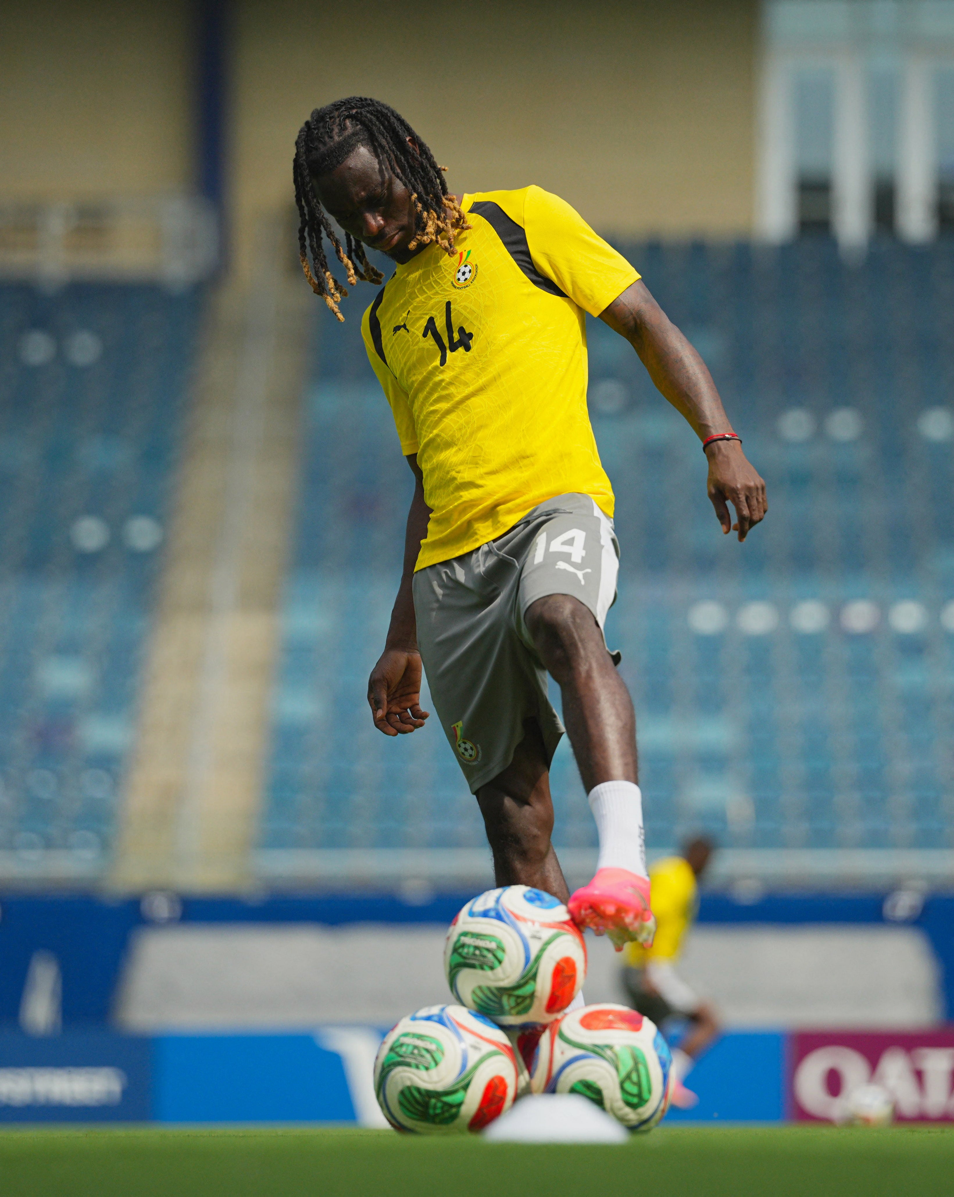 Gideon Mensah de Ghana durante la práctica - crédito Jay Biggerstaff/IMAGN IMAGES vía Reuters